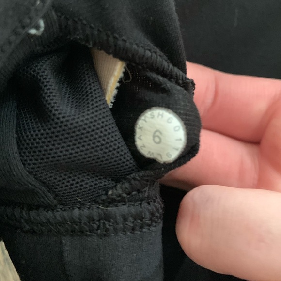 Lululemon sports bra - Picture 3 of 3